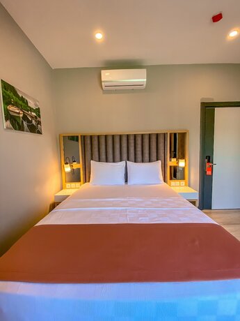 Imagen de la habitación del L\'opera Deluxe Hotel. Foto 17