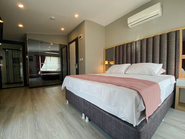 Imagen de la habitación del L\'opera Deluxe Hotel. Foto 18