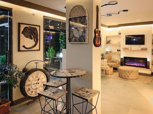 Imagen general del L\'opera Deluxe Hotel. Foto 10