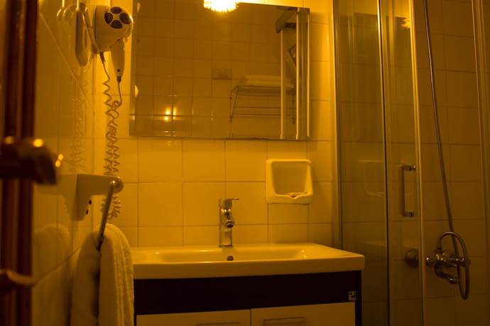 Imagen de la habitación del Lord Hotel. Foto 4