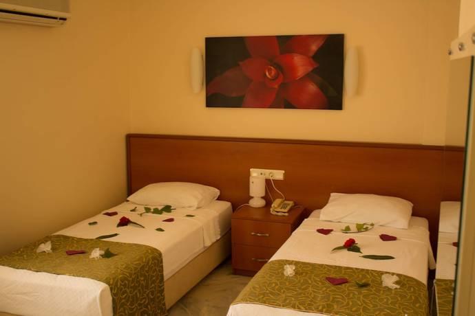 Imagen de la habitación del Lord Hotel. Foto 6