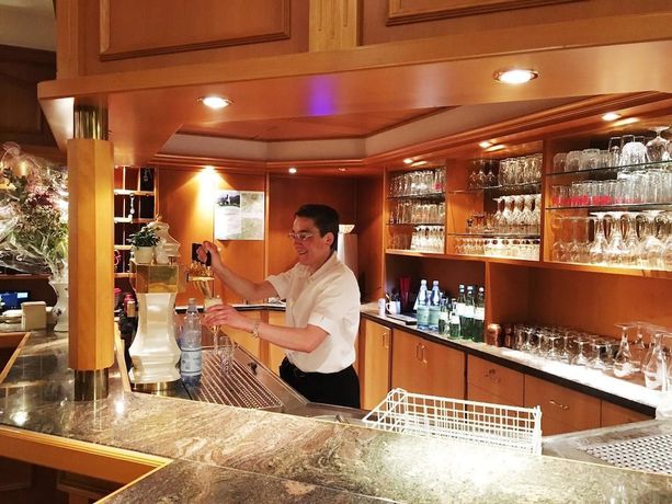 Imagen del bar/restaurante del Louis Hotels. Foto 5