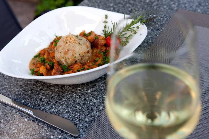 Imagen del bar/restaurante del L&ouml;wen Hotel and Restaurant. Foto 4