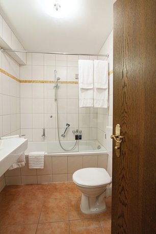 Imagen de la habitación del LuCA HOTEL. Foto 5