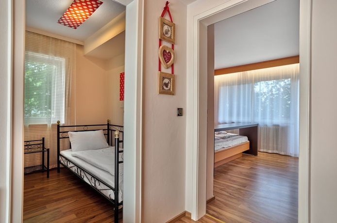 Imagen de la habitación del LuCA HOTEL. Foto 6