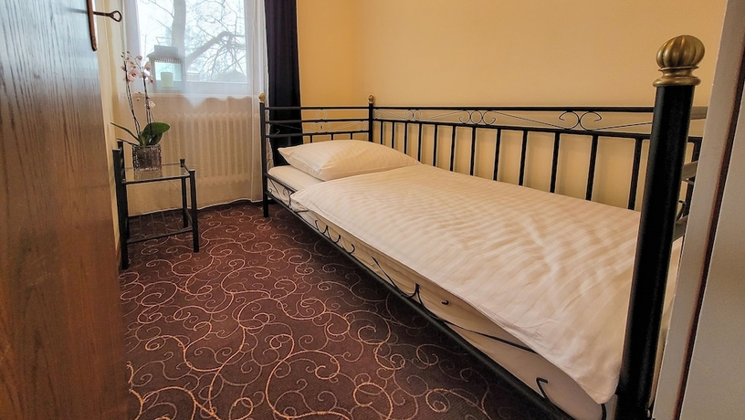Imagen de la habitación del LuCA HOTEL. Foto 7
