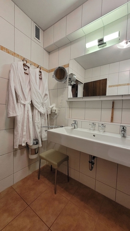 Imagen de la habitación del LuCA HOTEL. Foto 8