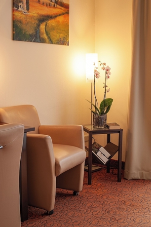 Imagen de la habitación del LuCA HOTEL. Foto 13