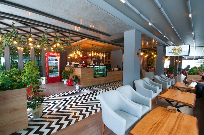 Imagen del bar/restaurante del Luis Otel. Foto 3