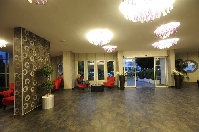 Imagen de los interiores del Luna Beach Hotel and Spa. Foto 9