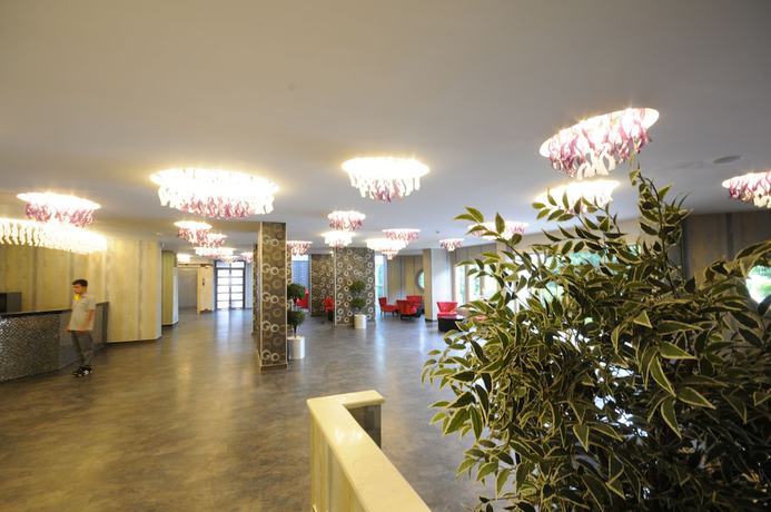 Imagen de los interiores del Luna Beach Hotel and Spa. Foto 10