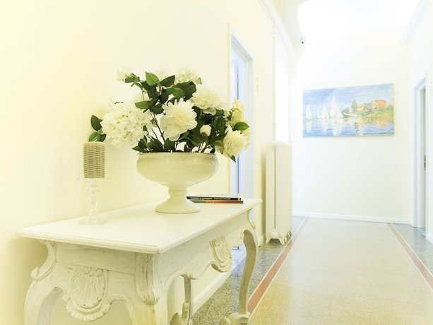 Imagen de los interiores del Lungomare Rooms and Charme. Foto 11