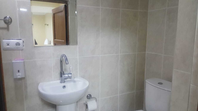 Imagen de la habitación del Lux Otel. Foto 16