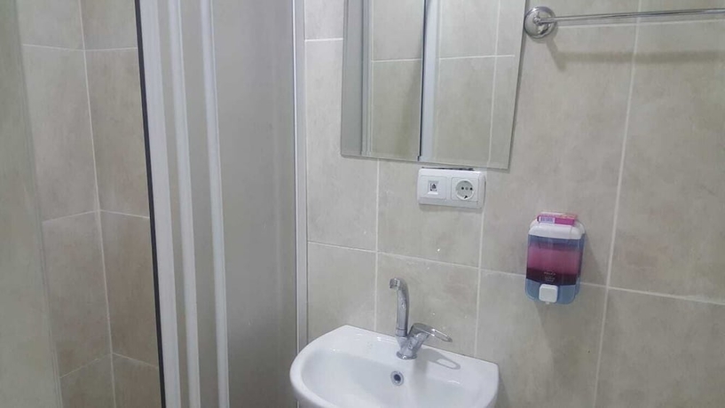 Imagen de la habitación del Lux Otel. Foto 17