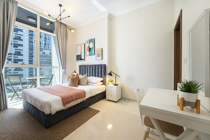 Imagen de la habitación del Luxe Apartments near Dubai Mall, Burj Khalifa - Pool, Gym, and Parking by Sojo Stay. Foto 13