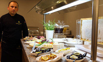 Imagen del bar/restaurante del Luxor Garden Hotel. Foto 2