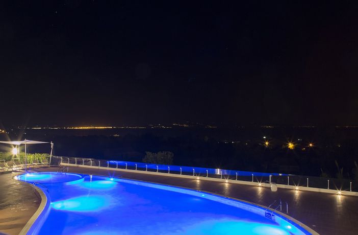 Imagen de la piscina del Luzia Agriresort, Ricadi. Foto 16