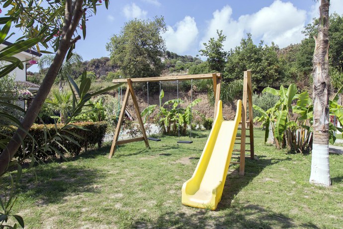 Imagen de los exteriores del Luzia Agriresort, Ricadi. Foto 13