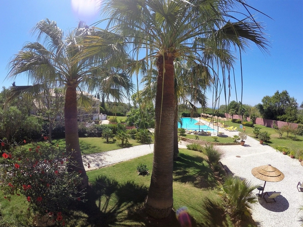 Imagen de los exteriores del Luzmar Villas. Foto 10