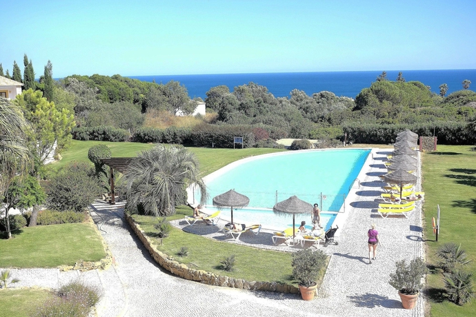 Imagen de la piscina del Luzmar Villas. Foto 15