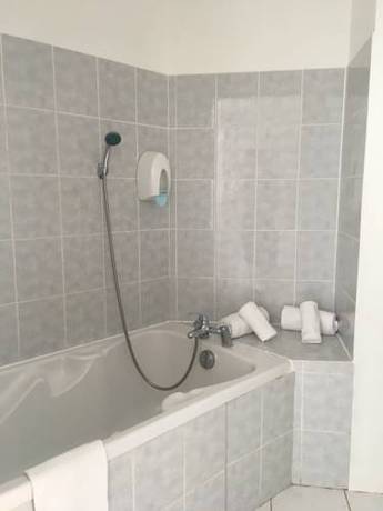 Imagen de la habitación del M Hotel, Gignac. Foto 5
