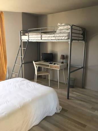 Imagen de la habitación del M Hotel, Gignac. Foto 14
