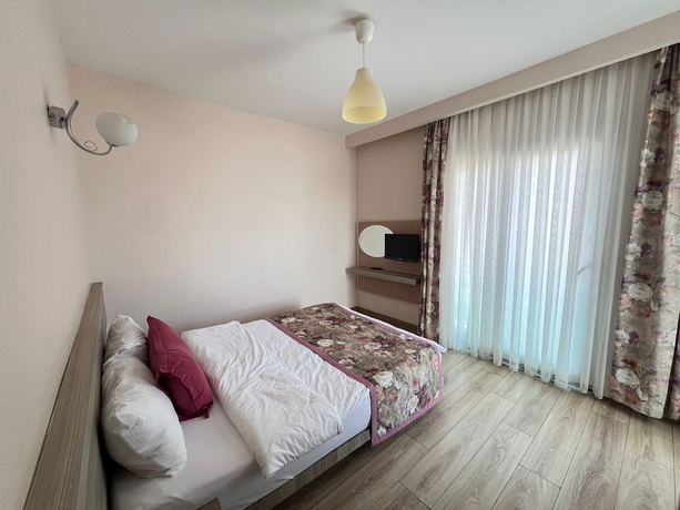 Imagen de la habitación del MARİNA SUİTE OTEL. Foto 8