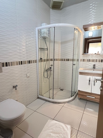 Imagen de la habitación del MARİNA SUİTE OTEL. Foto 14