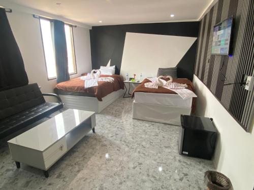 Imagen de la habitación del ME Hotel. Foto 8