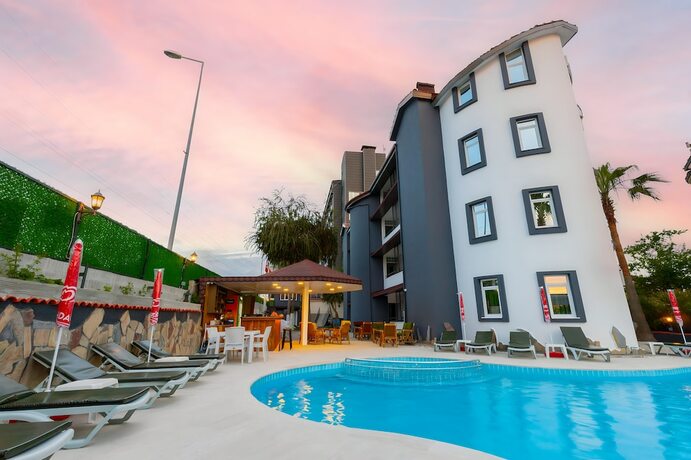 Imagen general del MERYAM SUIT DELUX HOTEL. Foto 13