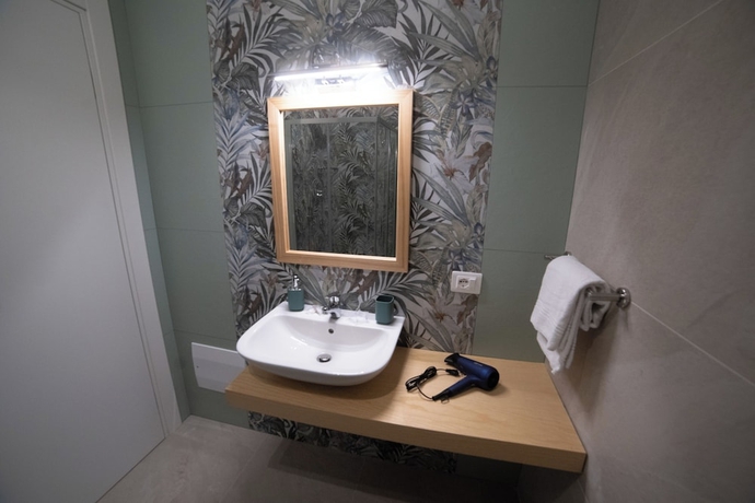 Imagen de la habitación del MIDDLE TOWN PALACE TROPEA. Foto 3