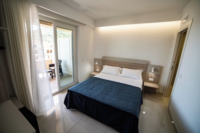 Imagen de la habitación del MIDDLE TOWN PALACE TROPEA. Foto 5
