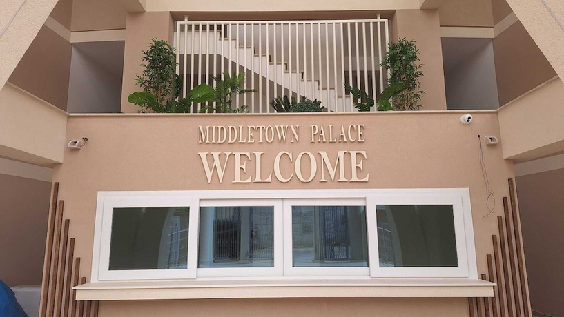 Imagen de los interiores del MIDDLE TOWN PALACE TROPEA. Foto 16