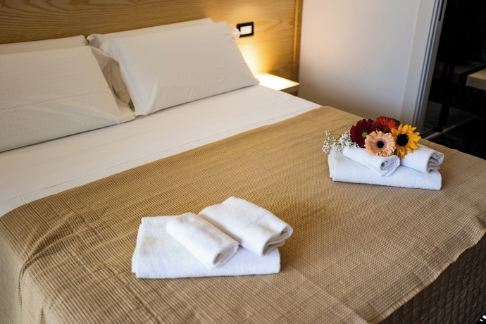 Imagen de la habitación del MIDDLE TOWN PALACE TROPEA. Foto 10