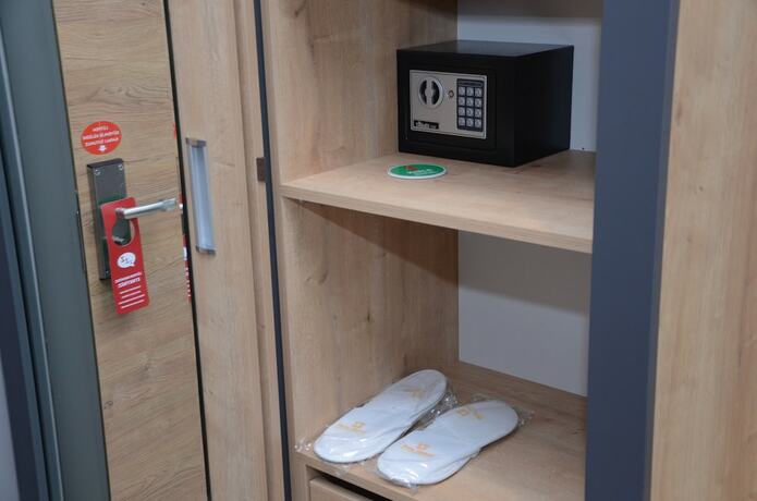 Imagen de la habitación del MILLS HOTEL. Foto 18