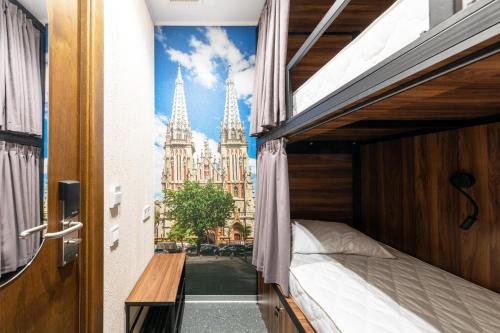 Imagen de la habitación del MISTO capsule hotel. Foto 16