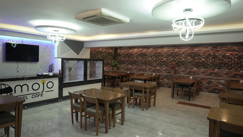 Imagen del bar/restaurante del MOJO OTEL ALSANCAK. Foto 2