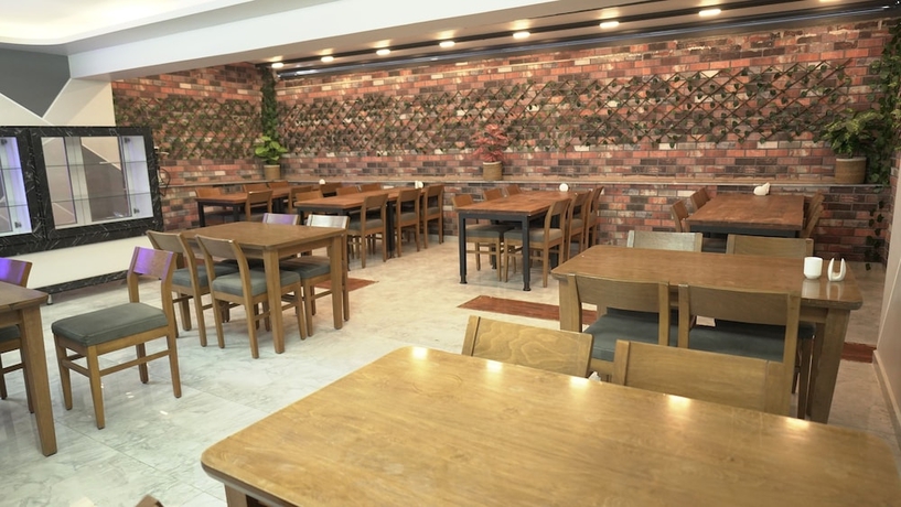 Imagen del bar/restaurante del MOJO OTEL ALSANCAK. Foto 3
