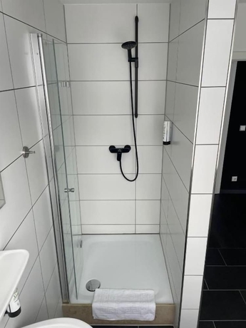 Imagen de la habitación del MOTELO Bielefeld. Foto 13