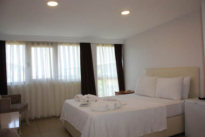 Imagen de la habitación del Mad Sea Beach Hotel. Foto 11