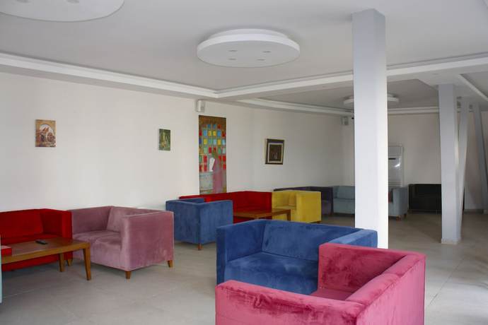 Imagen de los interiores del Mad Sea Beach Hotel. Foto 19