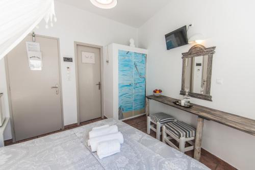 Imagen de la habitación del Madaky Hotel. Foto 6