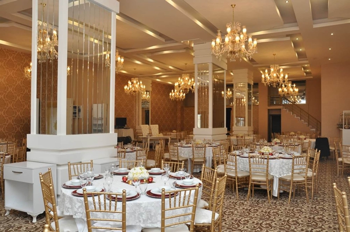 Imagen de los interiores del Madame Tadia Hotel. Foto 17