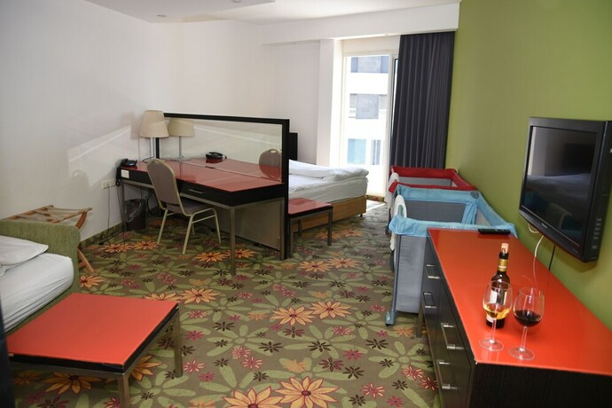 Imagen de la habitación del Madison Hotel Nahariya. Foto 18