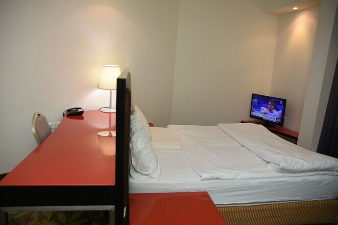 Imagen de la habitación del Madison Hotel Nahariya. Foto 25