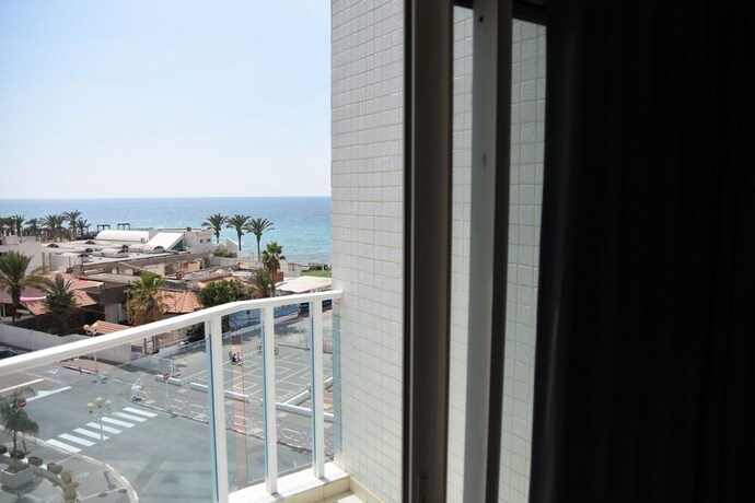 Imagen de la habitación del Madison Hotel Nahariya. Foto 29