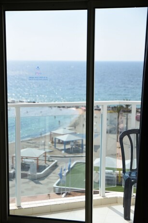 Imagen de la habitación del Madison Hotel Nahariya. Foto 36