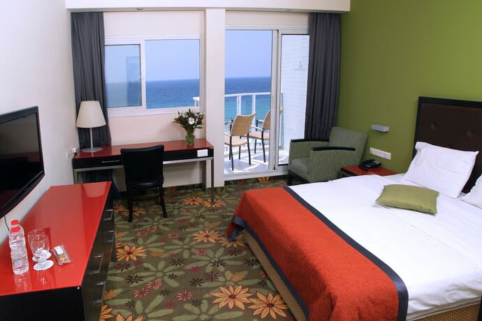 Imagen de la habitación del Madison Hotel Nahariya. Foto 37