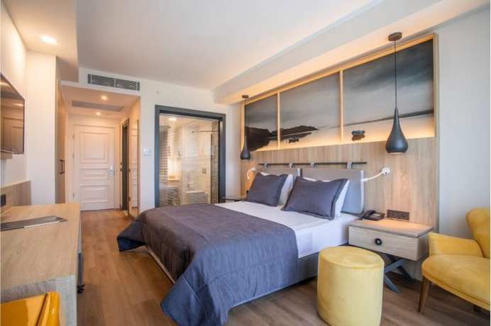 Imagen de la habitación del Maia Luxury Beach Hotel and Spa. Foto 3