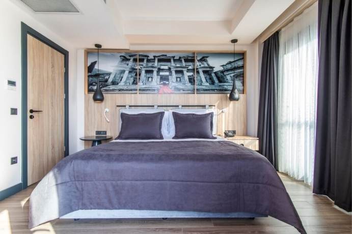 Imagen de la habitación del Maia Luxury Beach Hotel and Spa. Foto 8
